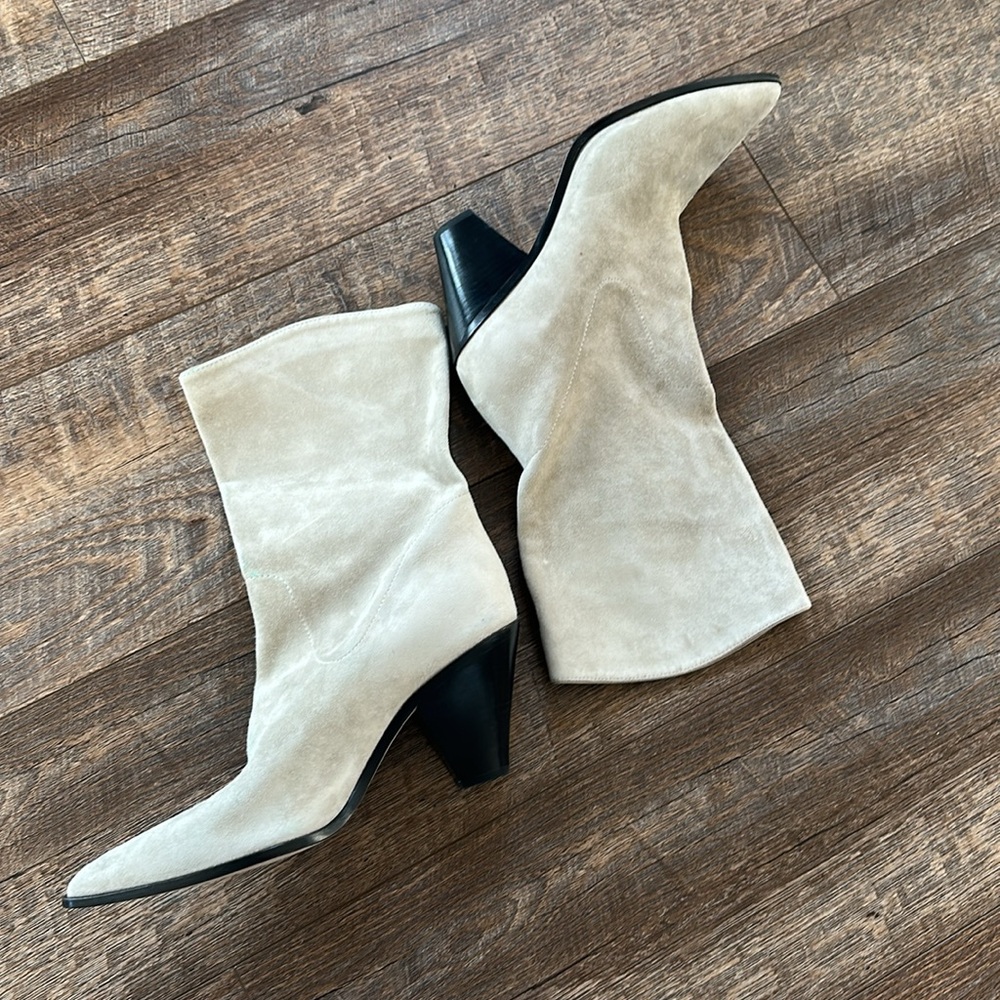 Paige Landyn Boot in Stone - Picture 4 of 16